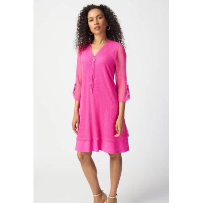 Sukienka warstwowa Joseph Ribkoff z siateczki w kolorze ultra pink